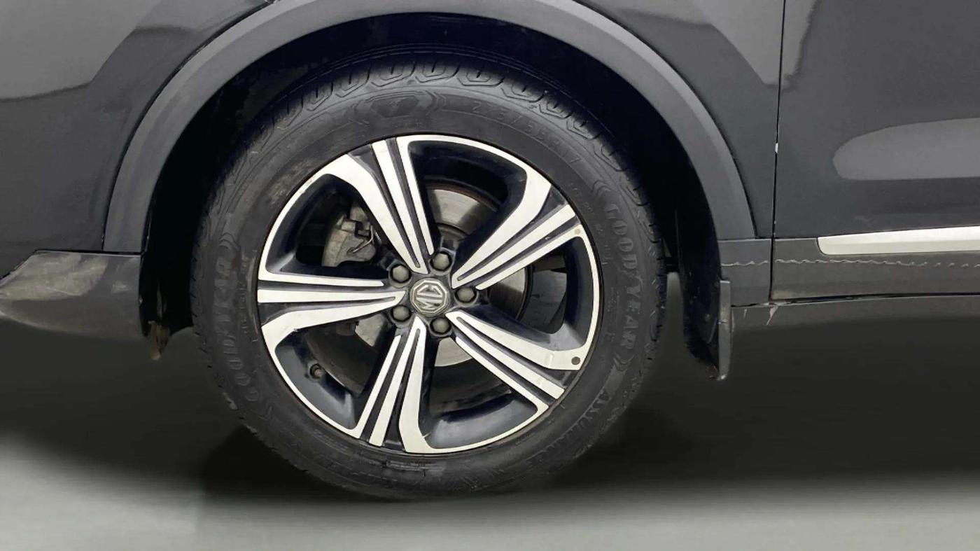 2022 MG ASTOR SHARP 1.5 CVT, Petrol, Automatic, 39,553 km, Left Front Wheel
