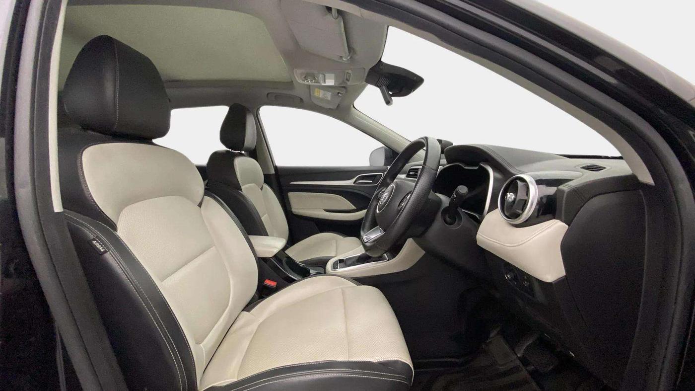 2022 MG ASTOR SHARP 1.5 CVT, Petrol, Automatic, 39,553 km, Right Side Front Door Cabin