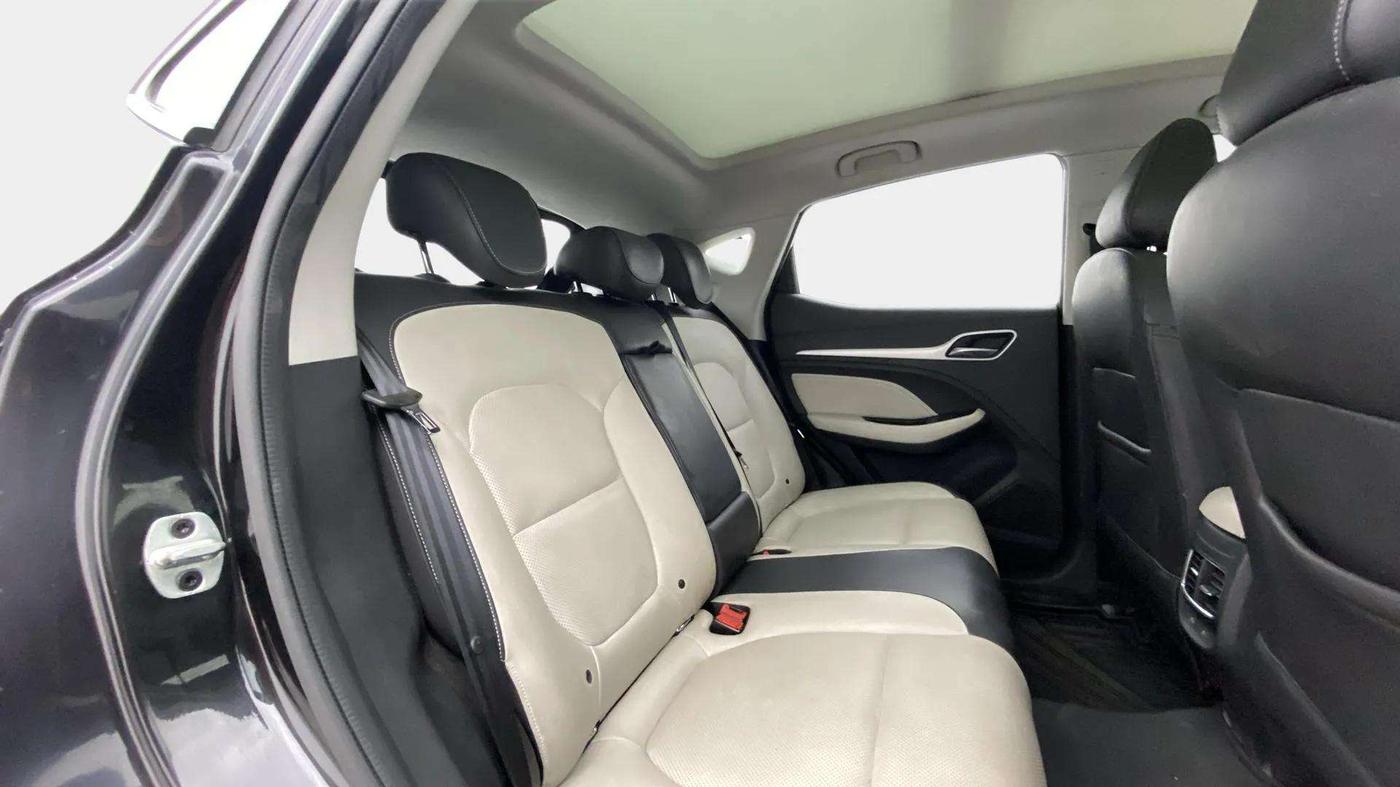 2022 MG ASTOR SHARP 1.5 CVT, Petrol, Automatic, 39,553 km, Right Side Rear Door Cabin
