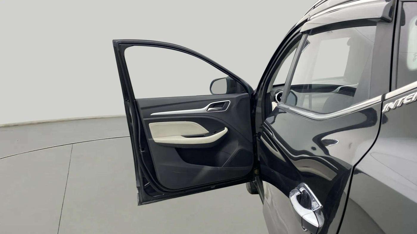 2022 MG ASTOR SHARP 1.5 CVT, Petrol, Automatic, 39,553 km, LHS Front Door
