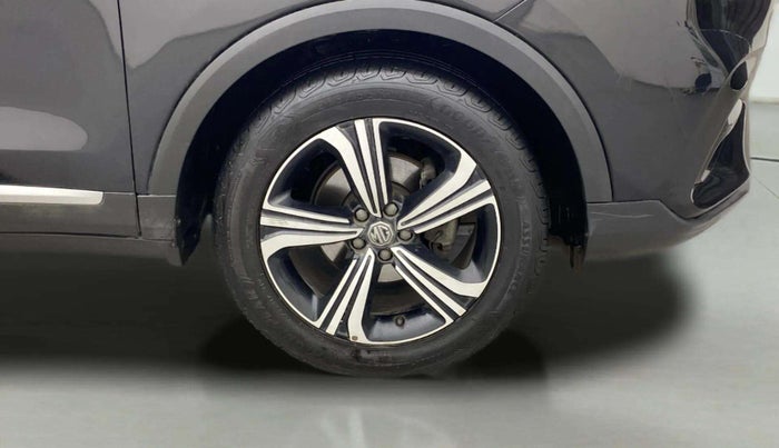 2022 MG ASTOR SHARP 1.5 CVT, Petrol, Automatic, 39,325 km, Right Front Wheel