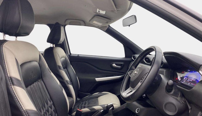 2021 Nissan MAGNITE XV PREMIUM TURBO CVT, Petrol, Automatic, 30,501 km, Right Side Front Door Cabin