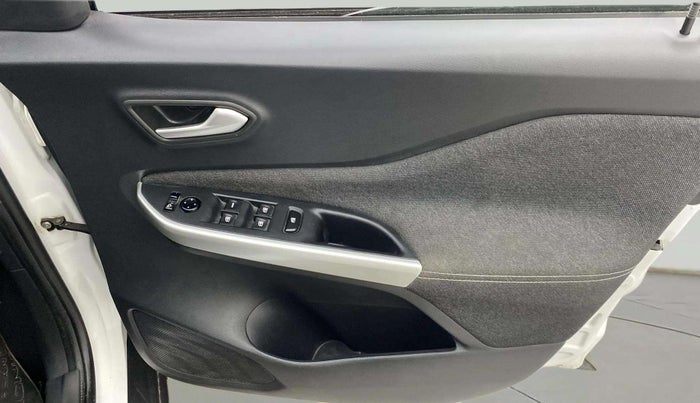 2021 Nissan MAGNITE XV PREMIUM TURBO CVT, Petrol, Automatic, 30,501 km, Driver Side Door Panels Control
