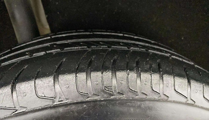 2020 Maruti Vitara Brezza ZXI, Petrol, Manual, 45,553 km, Right Rear Tyre Tread