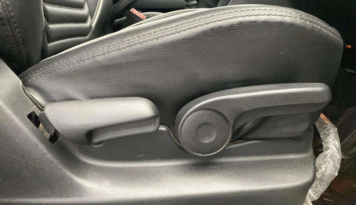2020 Maruti Vitara Brezza ZXI, Petrol, Manual, 45,553 km, Driver Side Adjustment Panel