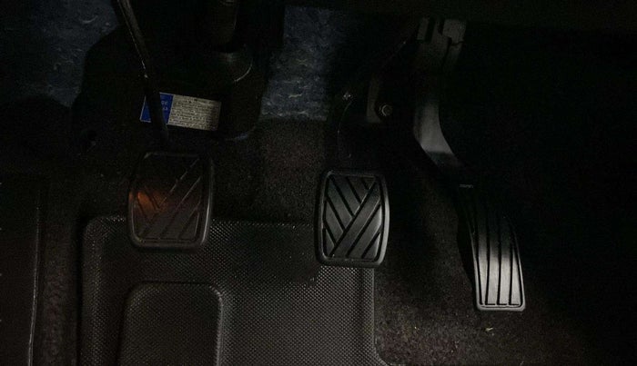 2020 Maruti Vitara Brezza ZXI, Petrol, Manual, 45,553 km, Pedals