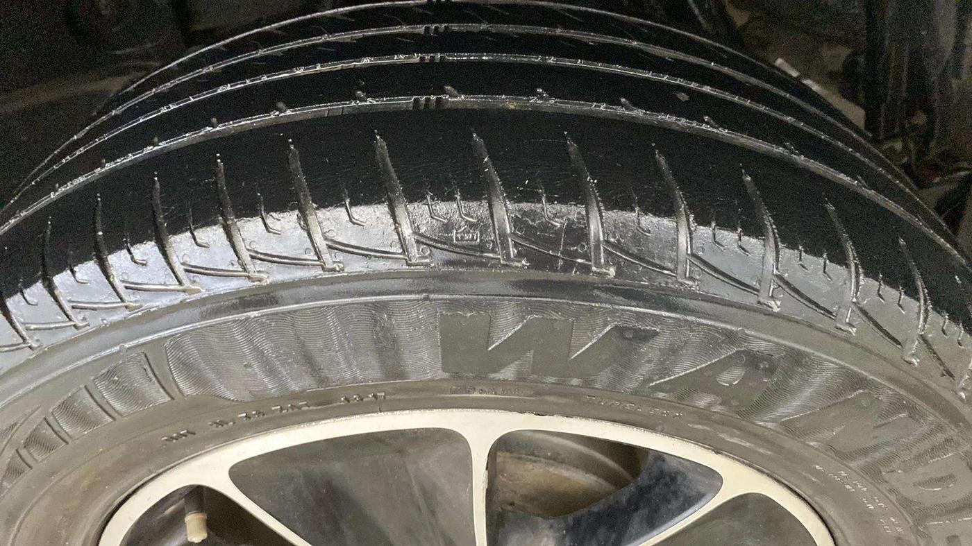 2017 Renault Duster RXS CVT, Petrol, Automatic, 85,995 km, Left Front Tyre Tread