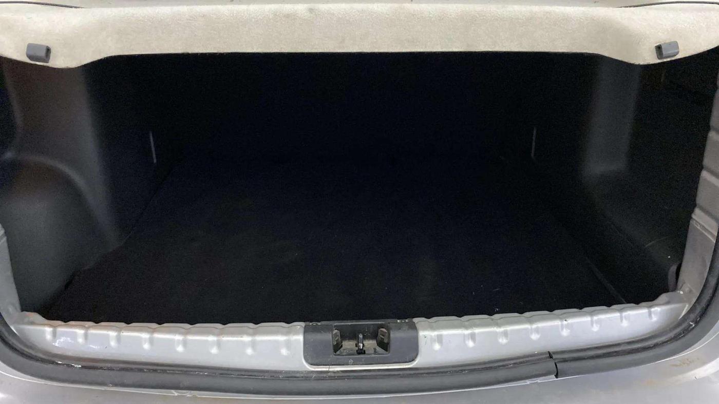 2017 Renault Duster RXS CVT, Petrol, Automatic, 85,995 km, Boot Inside