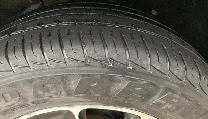 2017 Renault Duster RXS CVT, Petrol, Automatic, 83,798 km, Left Rear Tyre Tread