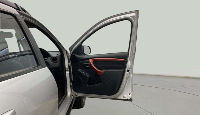 2017 Renault Duster RXS CVT, Petrol, Automatic, 83,798 km, RHS Front Door