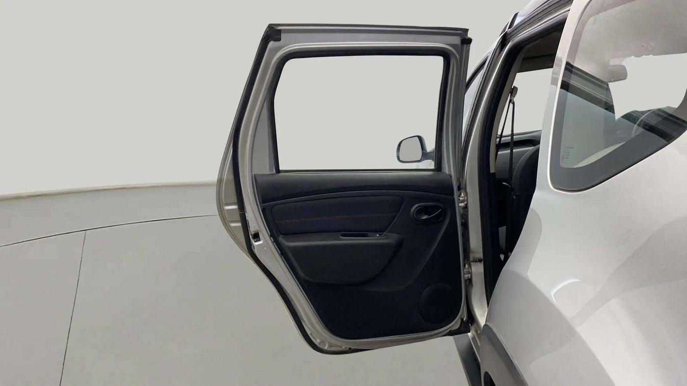 2017 Renault Duster RXS CVT, Petrol, Automatic, 85,995 km, LHS Rear Door