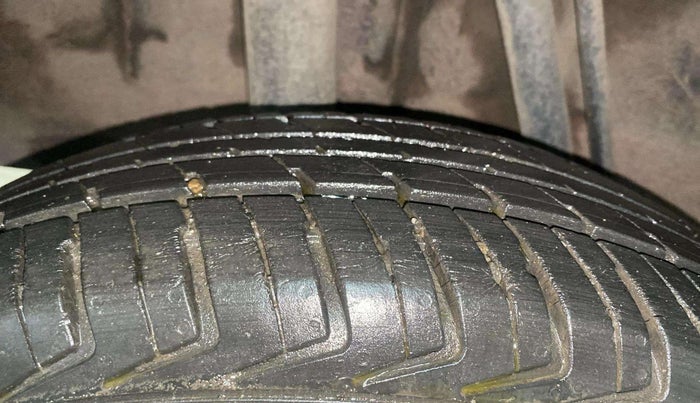 2019 Renault Kwid RXT 1.0, CNG, Manual, 22,829 km, Right Rear Tyre Tread