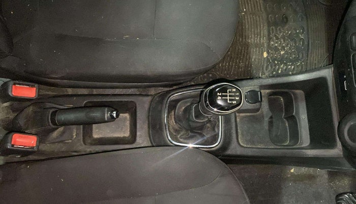 2019 Renault Kwid RXT 1.0, CNG, Manual, 22,829 km, Gear Lever