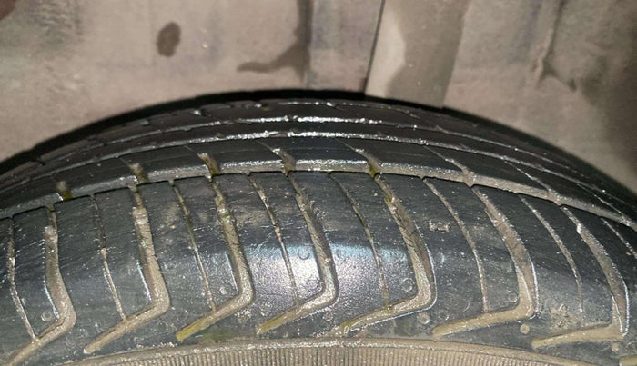 2019 Renault Kwid RXT 1.0, CNG, Manual, 22,829 km, Left Rear Tyre Tread