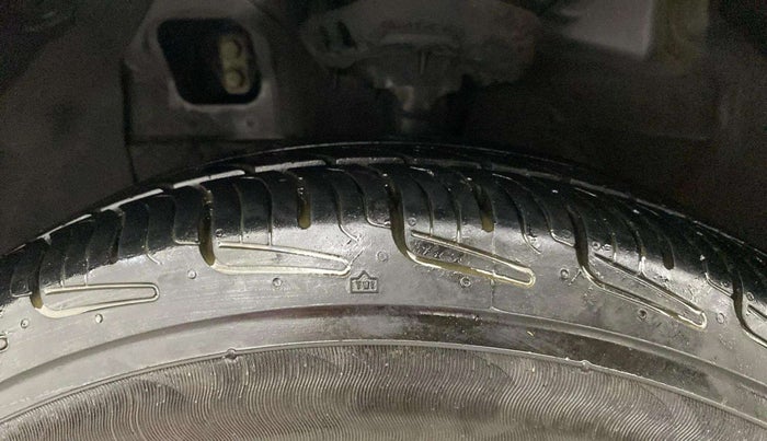 2019 Hyundai NEW SANTRO SPORTZ CNG, CNG, Manual, 64,401 km, Left Front Tyre Tread