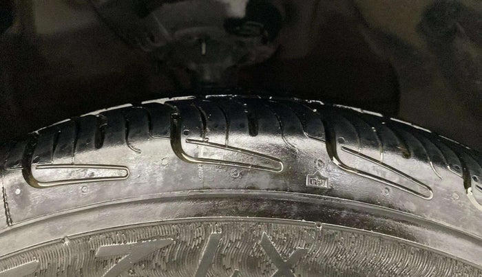 2019 Hyundai NEW SANTRO SPORTZ CNG, CNG, Manual, 64,401 km, Right Front Tyre Tread