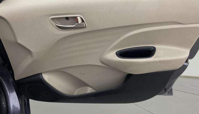 2019 Hyundai NEW SANTRO SPORTZ CNG, CNG, Manual, 64,401 km, Driver Side Door Panels Control