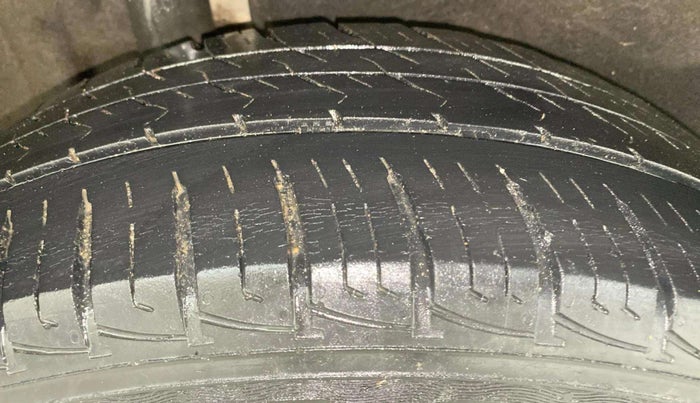 2019 Maruti Vitara Brezza VDI, Diesel, Manual, 55,048 km, Right Rear Tyre Tread