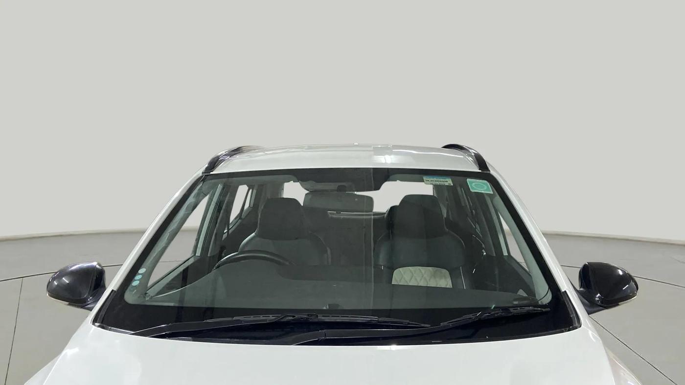 2022 Hyundai GRAND I10 NIOS SPORTZ U2 AMT 1.2 CRDI, Diesel, Automatic, 54,107 km, Front Windshield