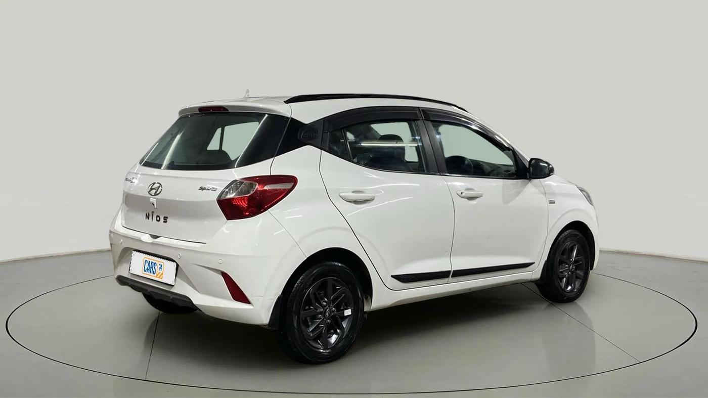 2022 Hyundai GRAND I10 NIOS SPORTZ U2 AMT 1.2 CRDI, Diesel, Automatic, 54,107 km, Right Back Diagonal
