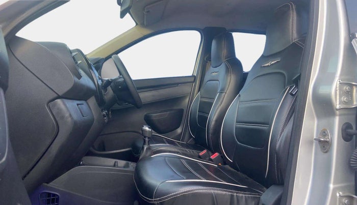 2023 Renault Kwid RXT 1.0, Petrol, Manual, 33,360 km, Right Side Front Door Cabin