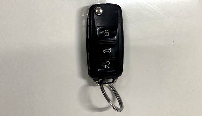 2015 Volkswagen Polo HIGHLINE1.2L, Petrol, Manual, 58,137 km, Key Close Up