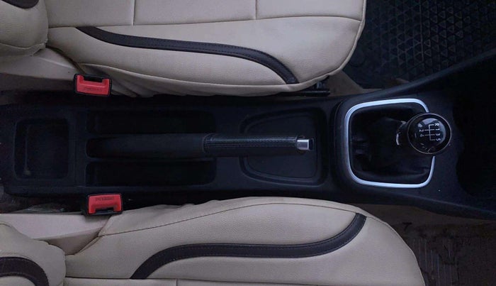 2015 Volkswagen Polo HIGHLINE1.2L, Petrol, Manual, 58,109 km, Gear Lever