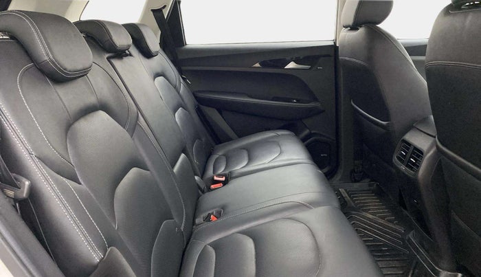 2020 MG HECTOR SHARP 2.0 DIESEL, Diesel, Manual, 60,377 km, Right Side Rear Door Cabin
