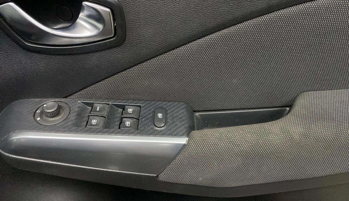 2021 Nissan Kicks XV 1.5, Petrol, Manual, 19,243 km, Driver Side Door Panels Control