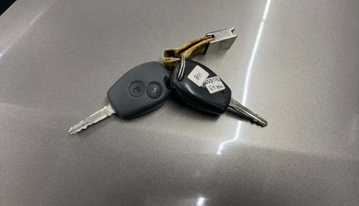 2021 Nissan Kicks XV 1.5, Petrol, Manual, 19,243 km, Key Close Up
