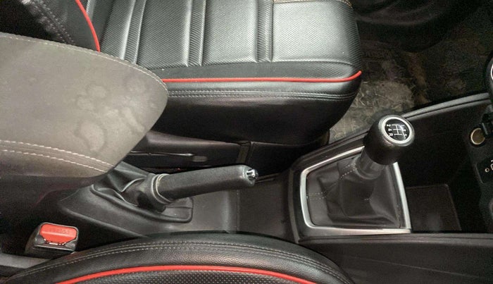 2021 Nissan Kicks XV 1.5, Petrol, Manual, 19,243 km, Gear Lever