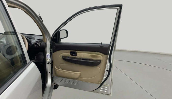 2013 Hyundai Santro Xing GLS, Petrol, Manual, 49,399 km, RHS Front Door