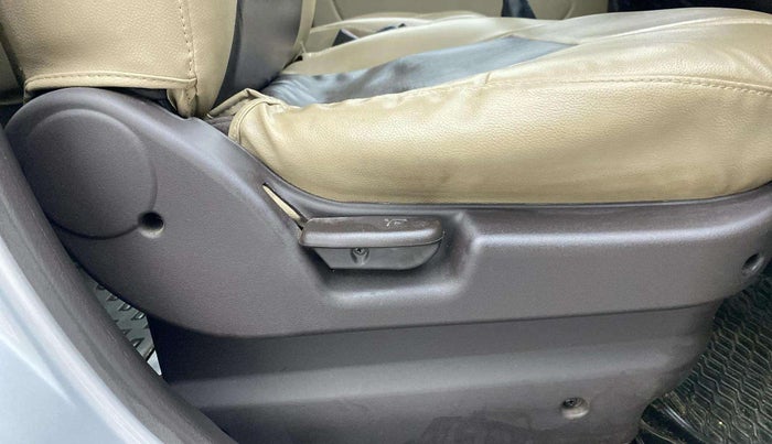 2013 Hyundai Santro Xing GLS, Petrol, Manual, 49,399 km, Driver Side Adjustment Panel