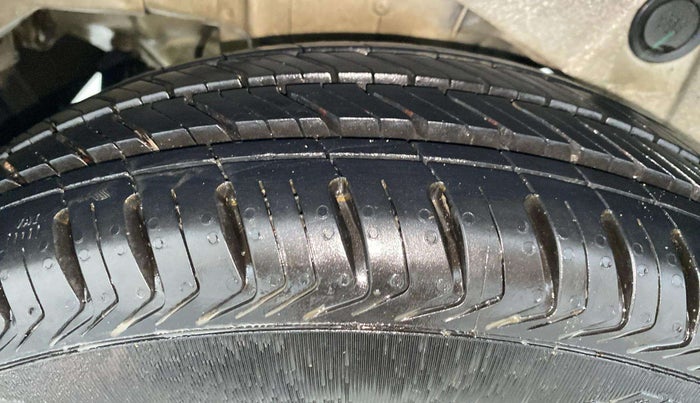 2013 Hyundai Santro Xing GLS, Petrol, Manual, 49,399 km, Right Rear Tyre Tread
