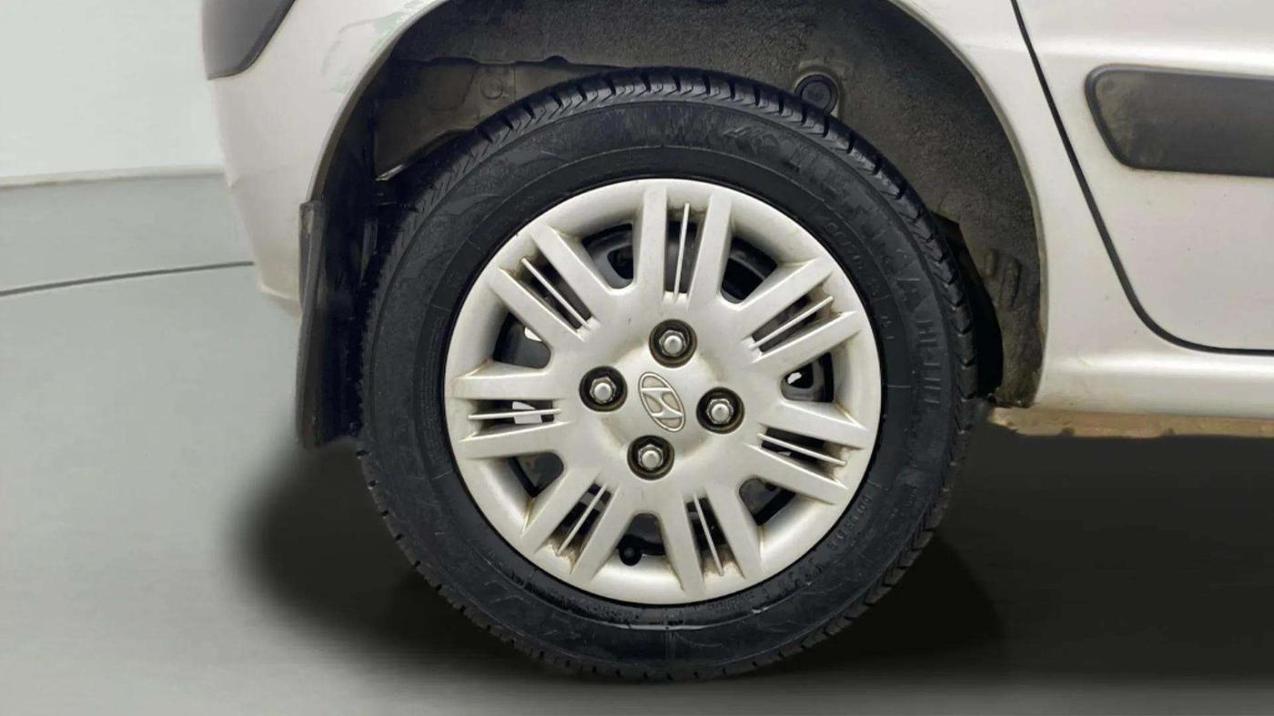 2013 Hyundai Santro Xing GLS, Petrol, Manual, 49,399 km, Right Rear Wheel