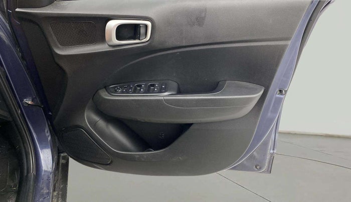 2021 Hyundai VENUE SX 1.5 CRDI, Diesel, Manual, 19,081 km, Driver Side Door Panels Control