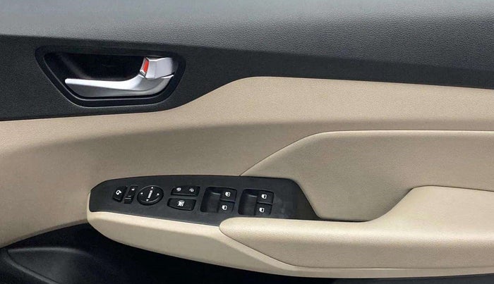 2019 Hyundai Verna 1.6 VTVT SX O, Petrol, Manual, 37,858 km, Driver Side Door Panels Control