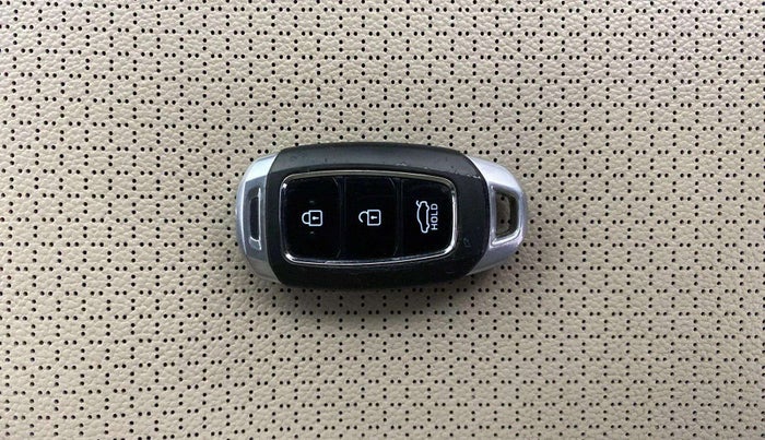 2019 Hyundai Verna 1.6 VTVT SX O, Petrol, Manual, 37,858 km, Key Close Up