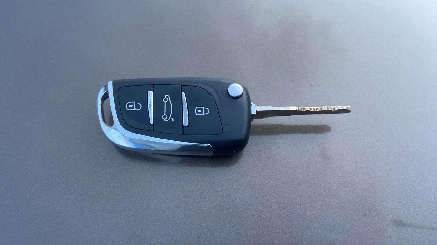 2016 Maruti Wagon R 1.0 VXI, Petrol, Manual, 1,10,061 km, Key Close Up
