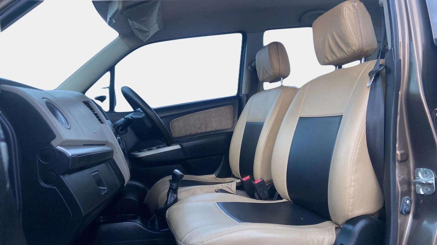 2016 Maruti Wagon R 1.0 VXI, Petrol, Manual, 1,10,061 km, Right Side Front Door Cabin
