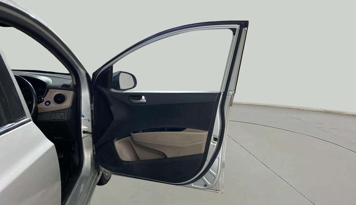 2014 Hyundai Xcent S (O) 1.2, Petrol, Manual, 90,173 km, RHS Front Door