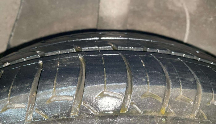 2014 Hyundai Xcent S (O) 1.2, Petrol, Manual, 90,173 km, Right Rear Tyre Tread