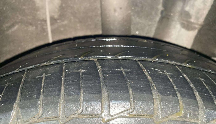 2014 Hyundai Xcent S (O) 1.2, Petrol, Manual, 90,173 km, Left Rear Tyre Tread