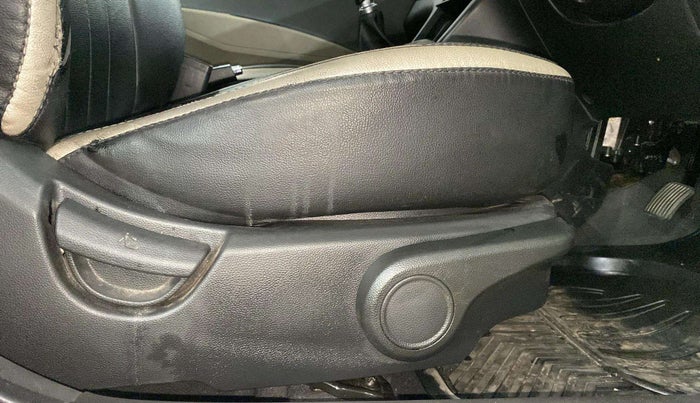 2014 Hyundai Xcent S (O) 1.2, Petrol, Manual, 90,173 km, Driver Side Adjustment Panel