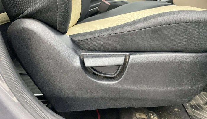 2019 Hyundai NEW SANTRO MAGNA, Petrol, Manual, 50,715 km, Driver Side Adjustment Panel