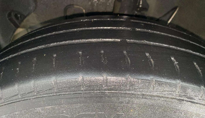 2019 Hyundai NEW SANTRO MAGNA, Petrol, Manual, 50,715 km, Left Front Tyre Tread