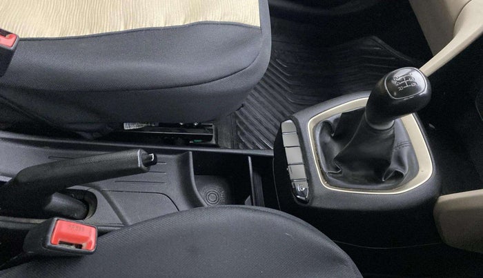 2019 Hyundai NEW SANTRO MAGNA, Petrol, Manual, 50,715 km, Gear Lever