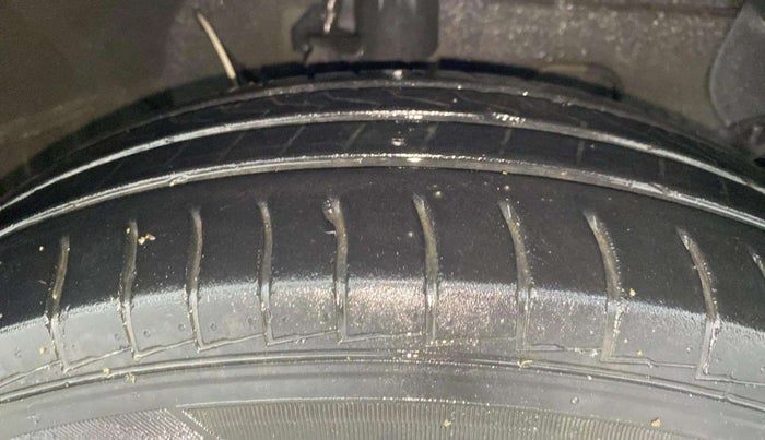 2019 Hyundai NEW SANTRO MAGNA, Petrol, Manual, 50,715 km, Right Front Tyre Tread