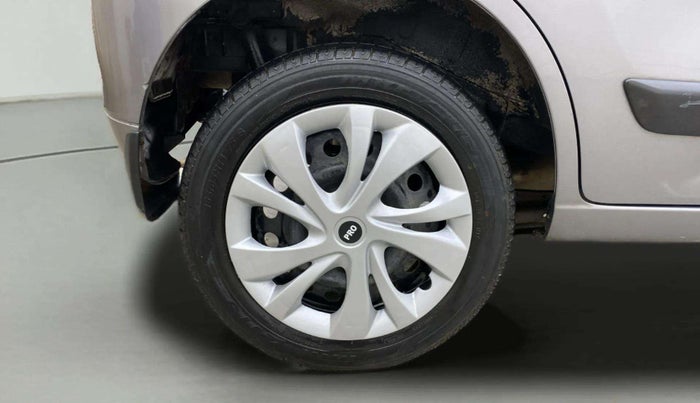 2017 Maruti Wagon R 1.0 VXI, Petrol, Manual, 1,11,695 km, Right Rear Wheel