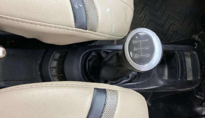 2017 Maruti Wagon R 1.0 VXI, Petrol, Manual, 1,11,695 km, Gear Lever